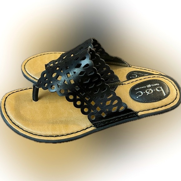 Born Concepts Black Eyelet Sandals boc size 8M leather Summer Beach Thongs - Picture 2 of 16